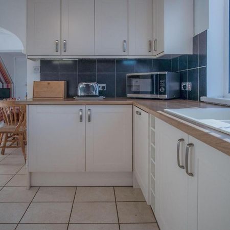 Maytree Cottage - 4 Bedroom Holiday Home - Tenby Esterno foto