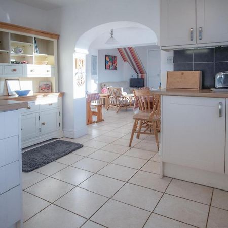 Maytree Cottage - 4 Bedroom Holiday Home - Tenby Esterno foto