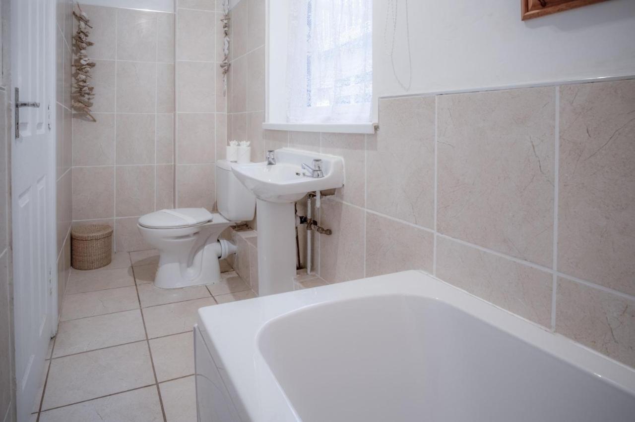Maytree Cottage - 4 Bedroom Holiday Home - Tenby Esterno foto