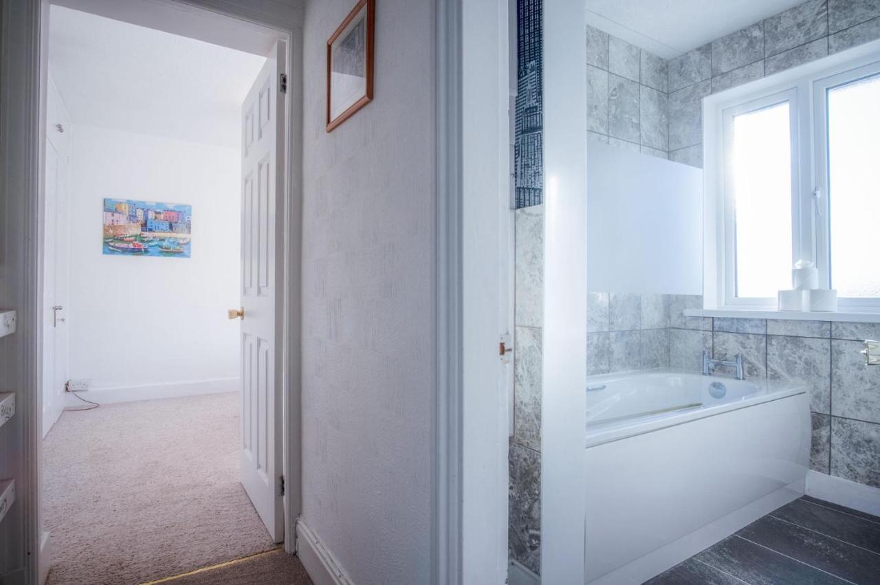 Maytree Cottage - 4 Bedroom Holiday Home - Tenby Esterno foto