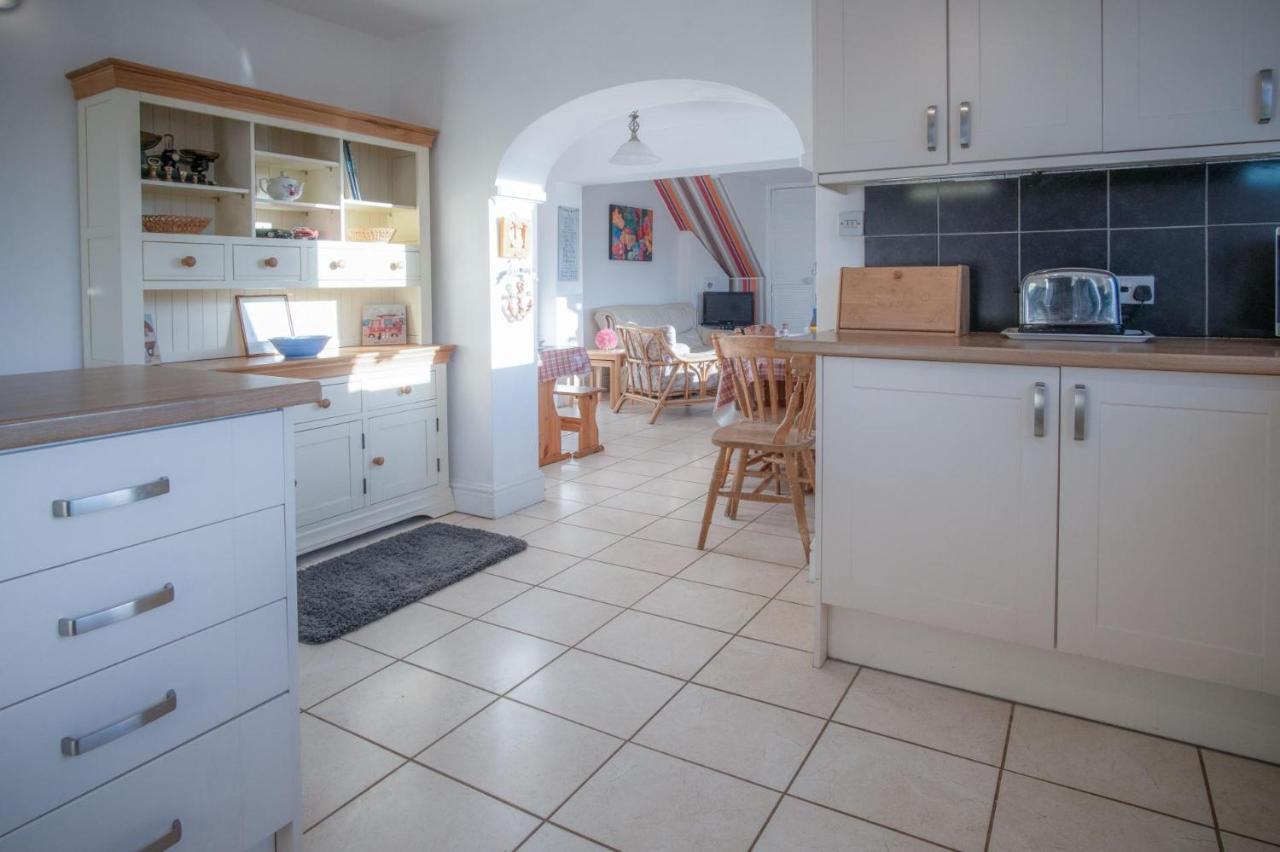 Maytree Cottage - 4 Bedroom Holiday Home - Tenby Esterno foto