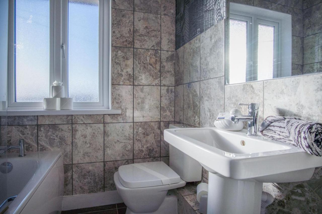 Maytree Cottage - 4 Bedroom Holiday Home - Tenby Esterno foto