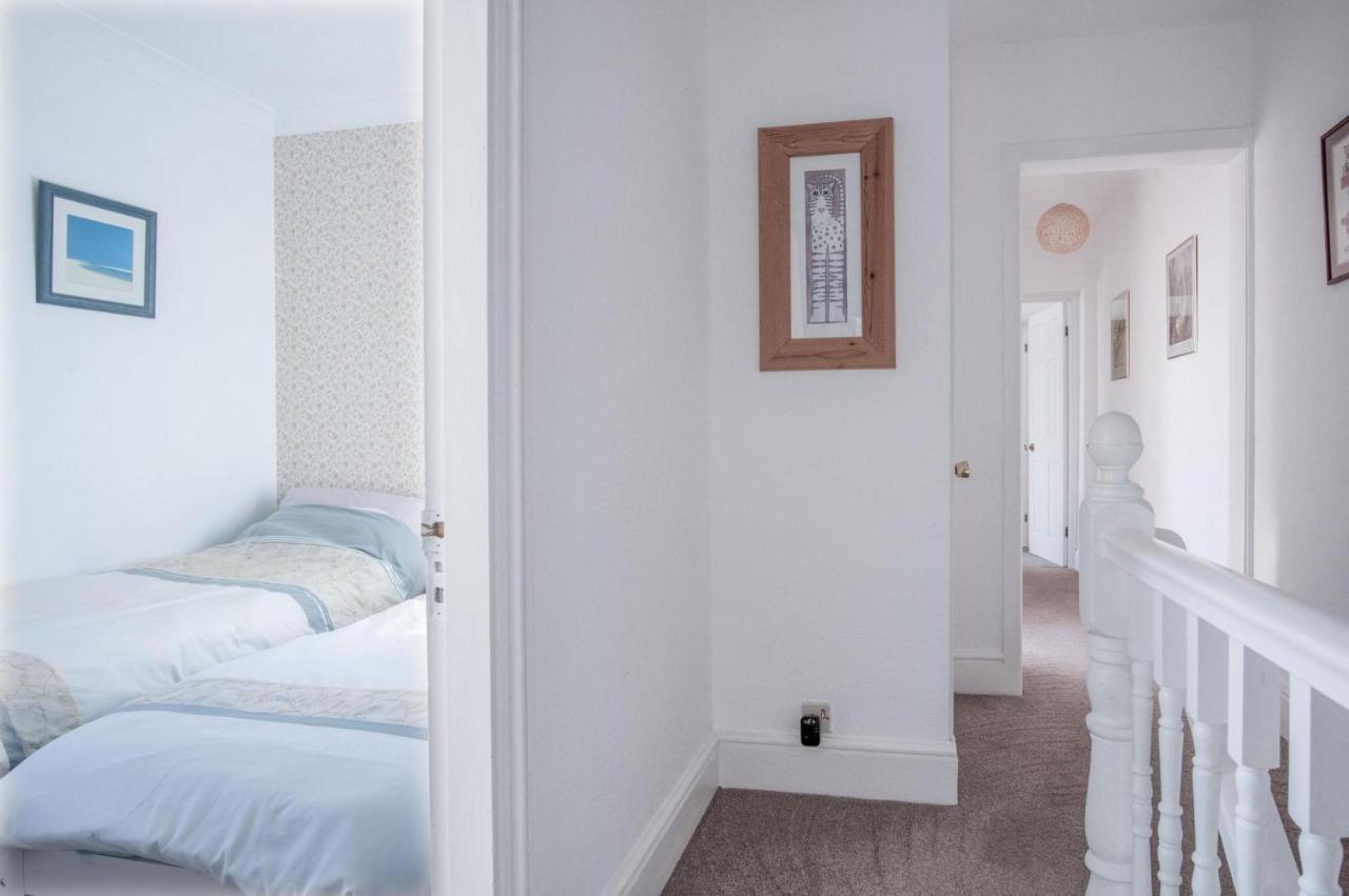 Maytree Cottage - 4 Bedroom Holiday Home - Tenby Esterno foto