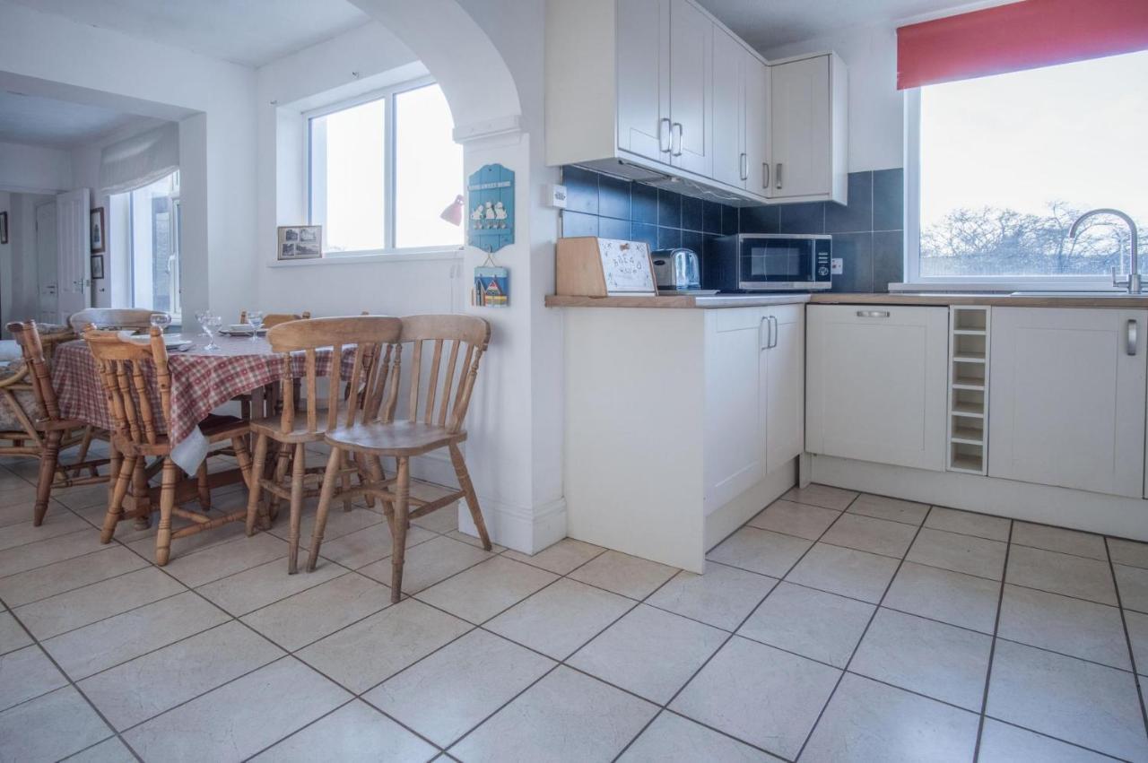 Maytree Cottage - 4 Bedroom Holiday Home - Tenby Esterno foto