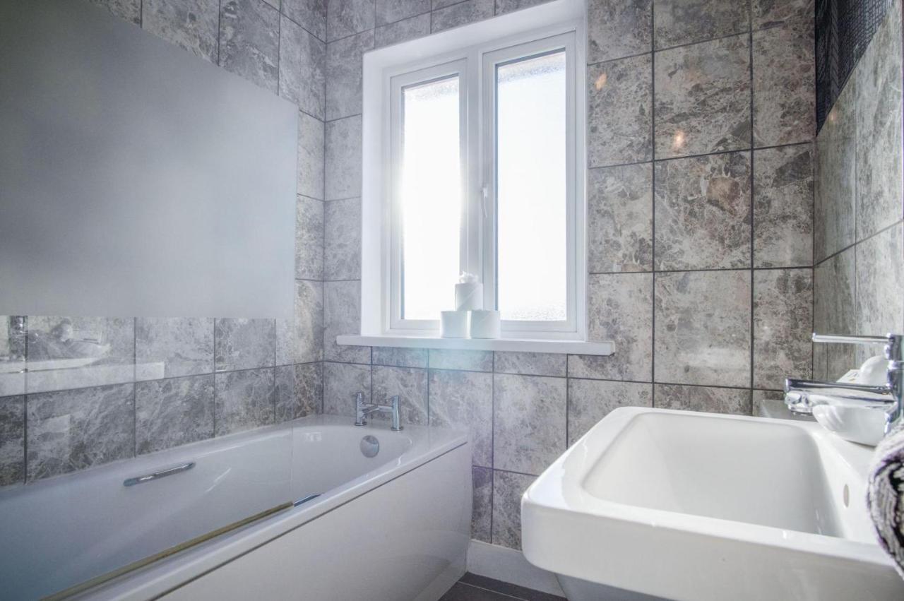 Maytree Cottage - 4 Bedroom Holiday Home - Tenby Esterno foto